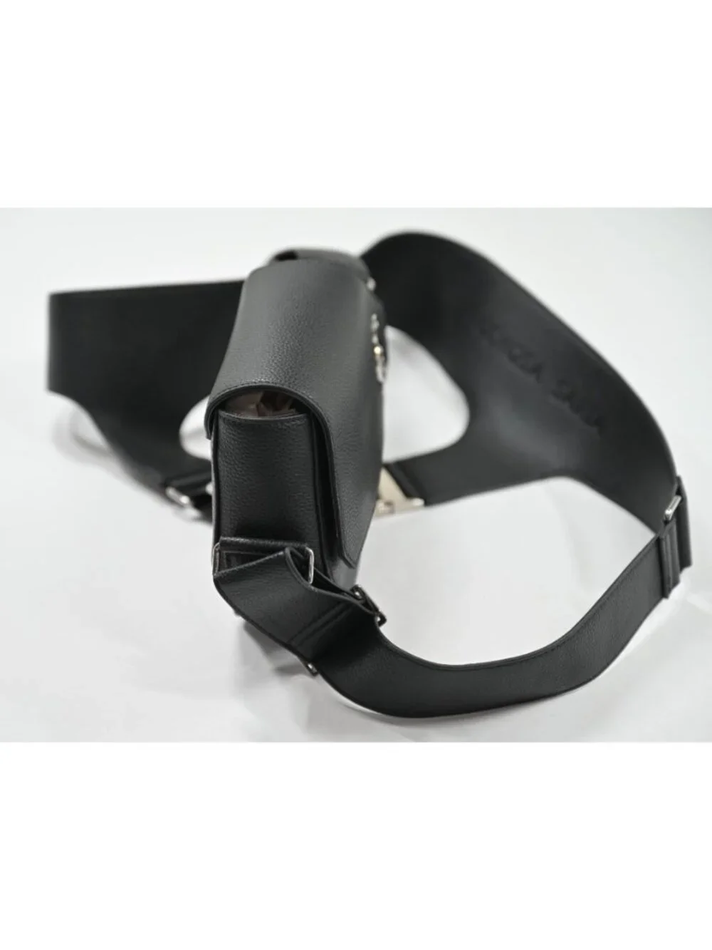 Oghosa Saria Omosa Messenger Bag in Black